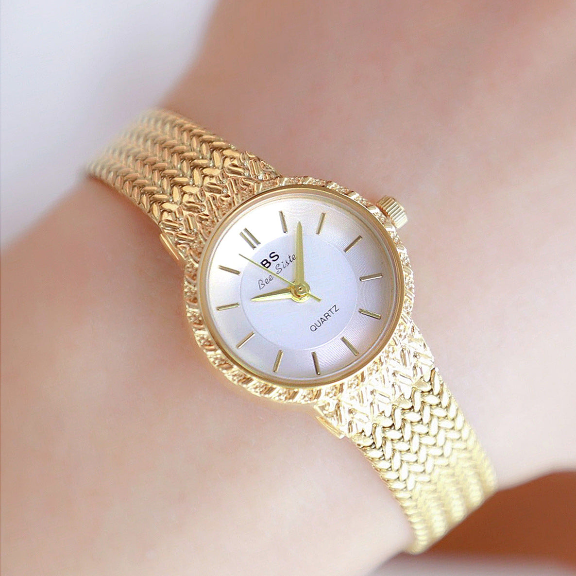 Elegant Wheat Ear Pattern Quartz Watch Women